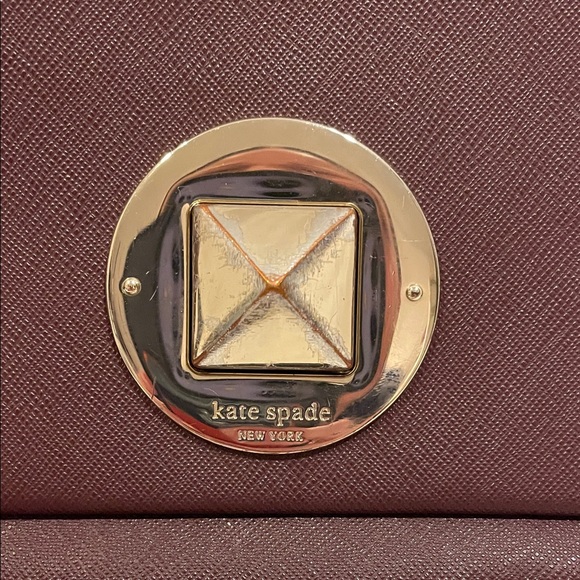 Kate Spade Newbury Lane Sally Crossbody Bag. Saffiano leather. Mulled wine color - Picture 3 of 10